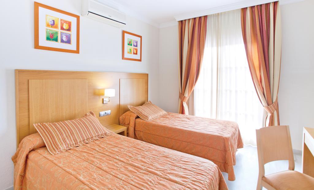 Aparthotel Mijas Costa Oasis By Grangefield Oasis Club à Sitio de Calahonda Extérieur photo