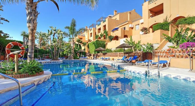 Aparthotel Mijas Costa Oasis By Grangefield Oasis Club à Sitio de Calahonda Extérieur photo